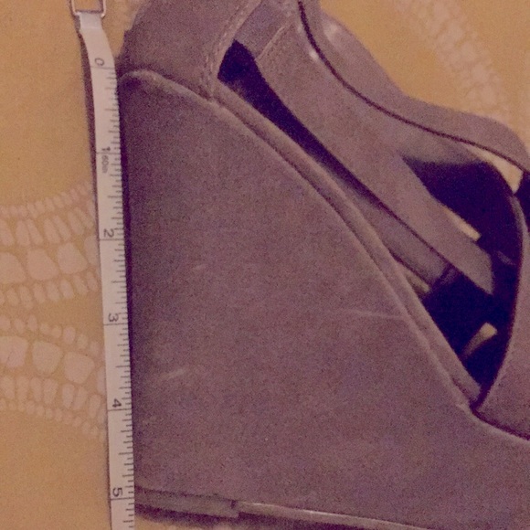 Chinese Laundry Wedges - Picture 6 of 6